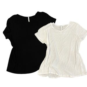 Bundle of stretchy basic tees | medium